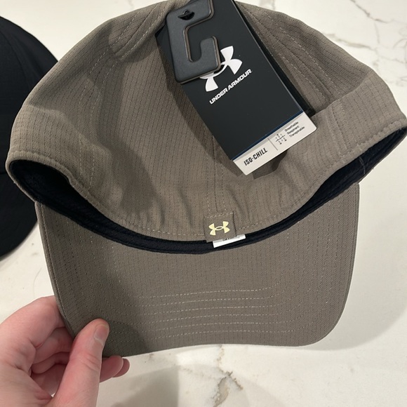 2 Under Armour Iso-chill hat golf, baseball, sports Small - Picture 4 of 9